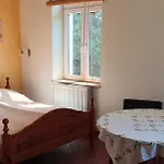 Habitación en casa particular Dom Pod Orlimi Skalami - Blisko Zamku Czocha I Jeziora Lesnianskiego Leśna