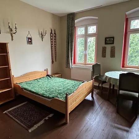 Dom Pod Orlimi Skalami - Blisko Zamku Czocha I Jeziora Lesnianskiego *