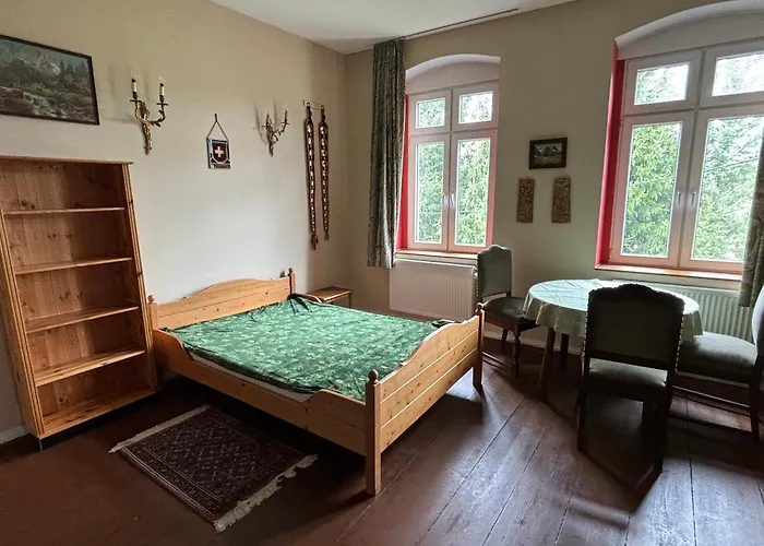 Dom Pod Orlimi Skalami - Blisko Zamku Czocha I Jeziora Lesnianskiego *