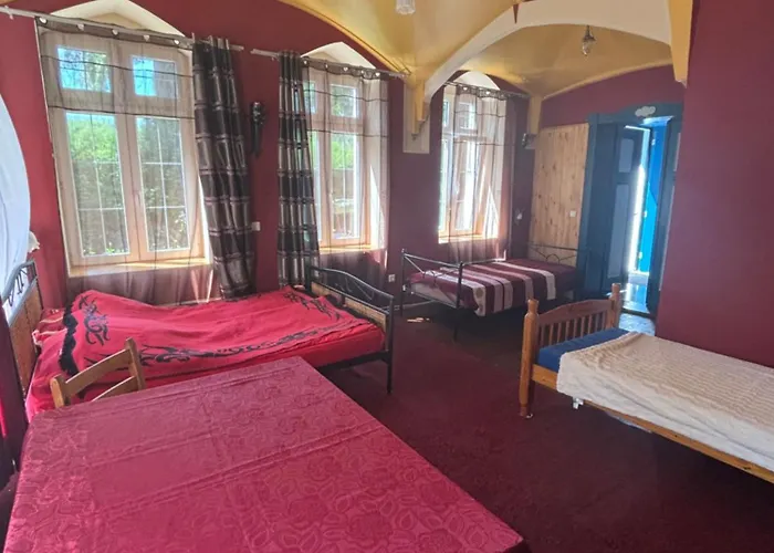 Dom Pod Orlimi Skalami - Blisko Zamku Czocha I Jeziora Lesnianskiego *